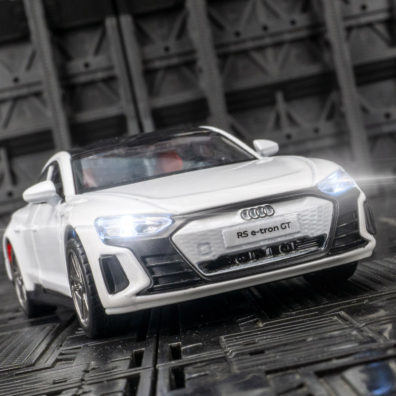 1: 36 simulation Audi RS e-tro - Decor Lighting Returns review and price